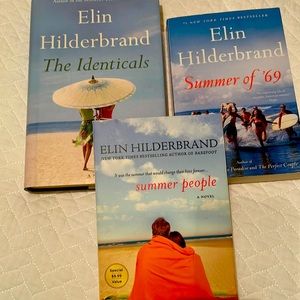 Books- Elin Hilderbrand- Excellent Condition!!